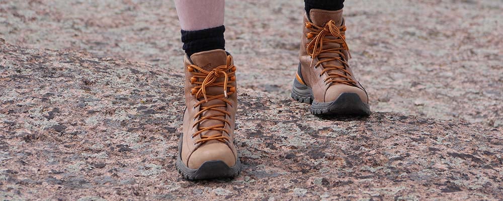 Danner 2024 women's stronghold