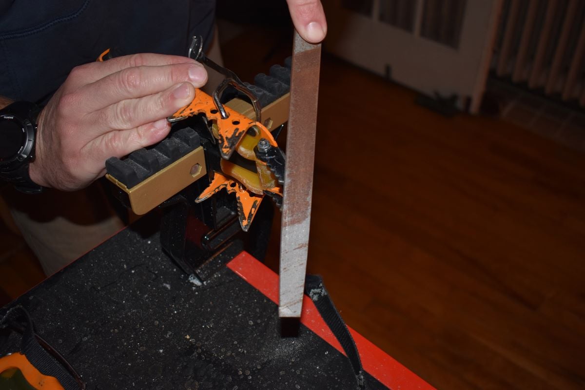 crampon-sharpening