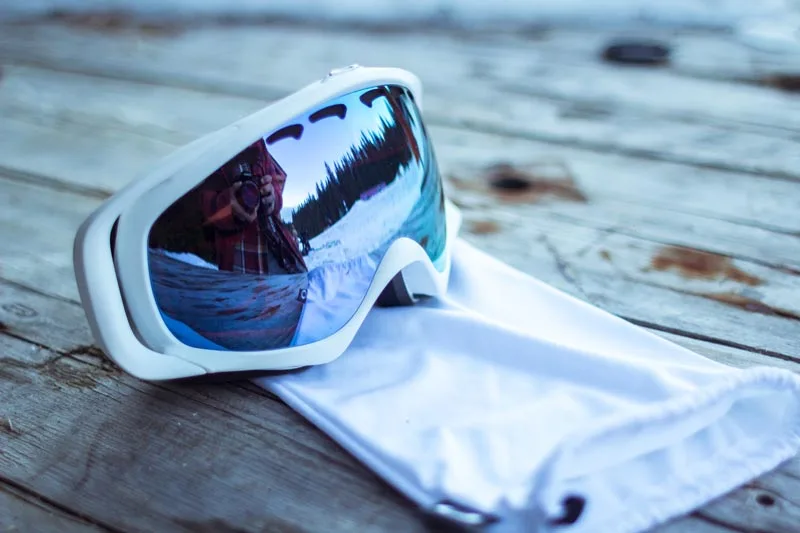 ski goggles cleaning